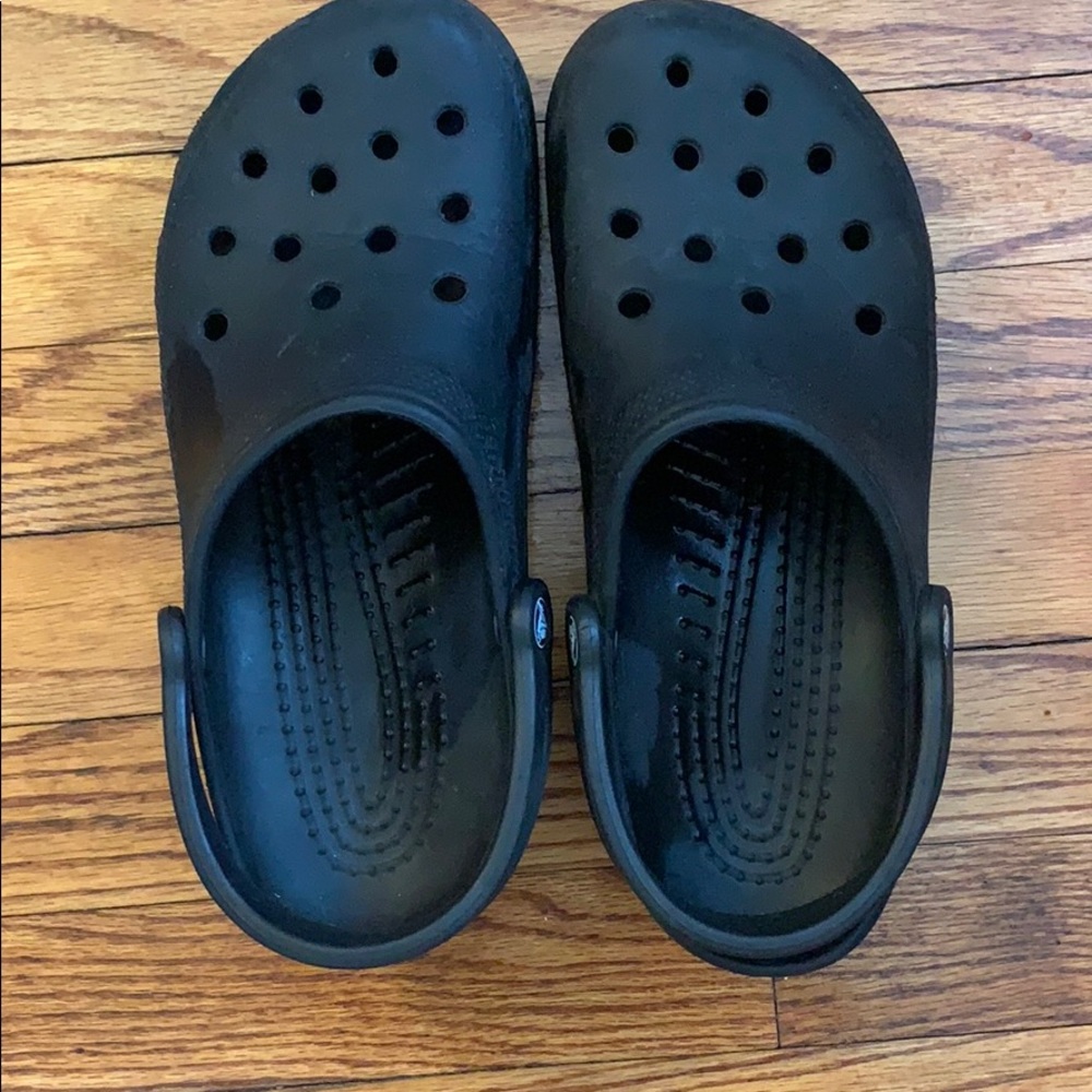Black Crocs